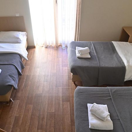 Kentrikon Hotel Chalkís Buitenkant foto
