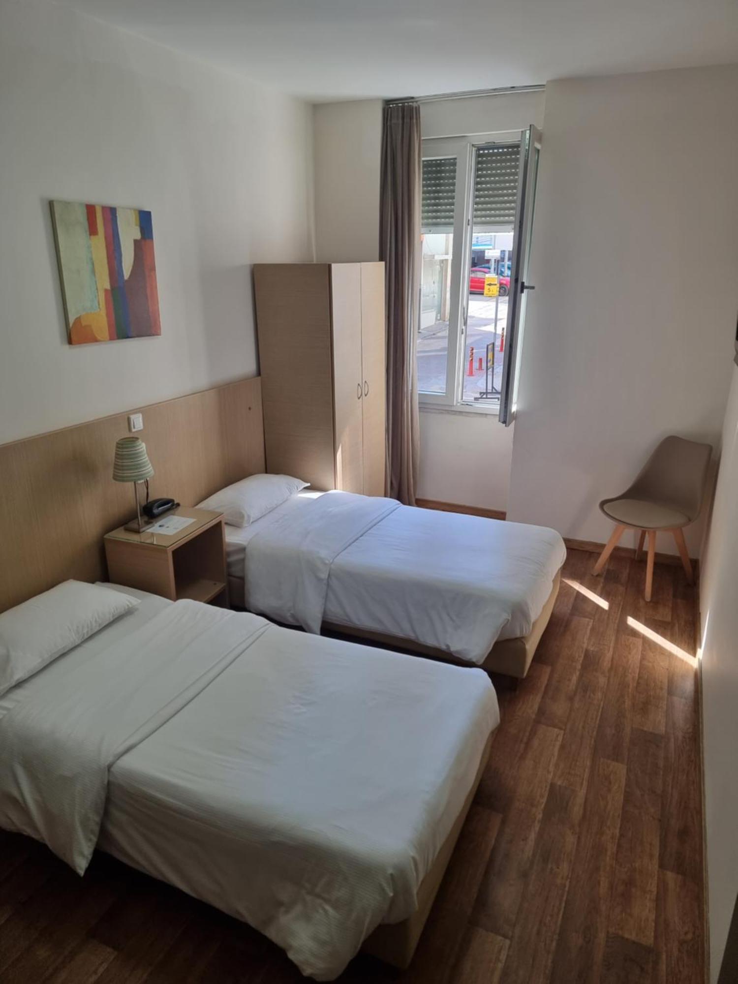 Kentrikon Hotel Chalkís Buitenkant foto