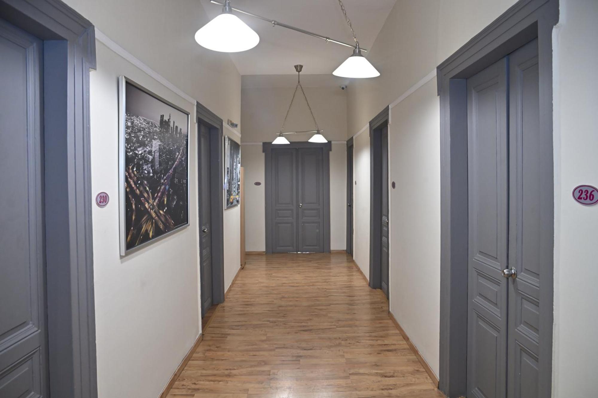 Kentrikon Hotel Chalkís Buitenkant foto