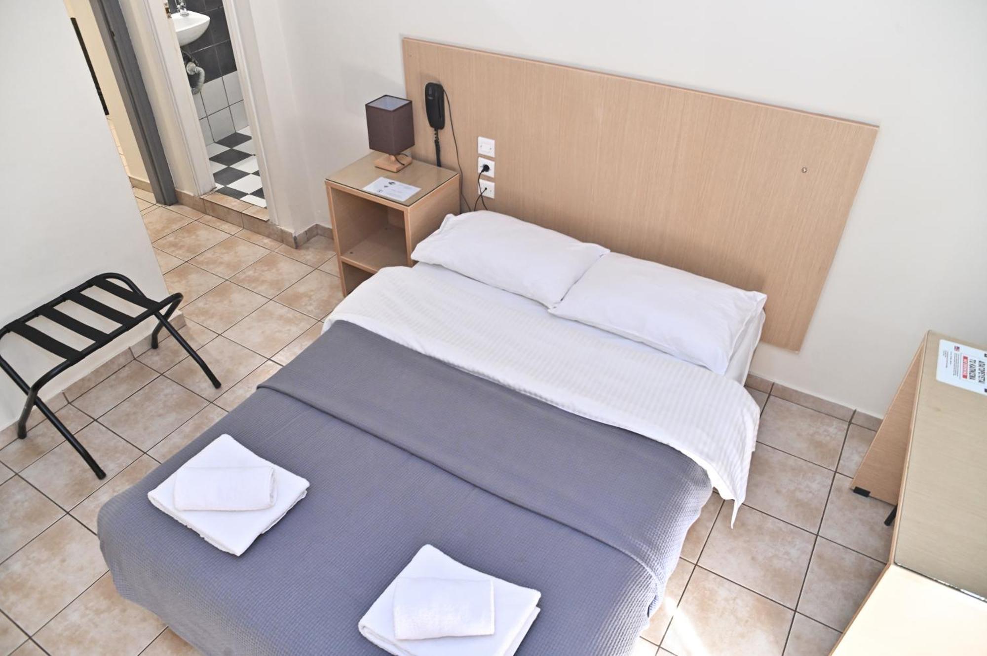 Kentrikon Hotel Chalkís Buitenkant foto