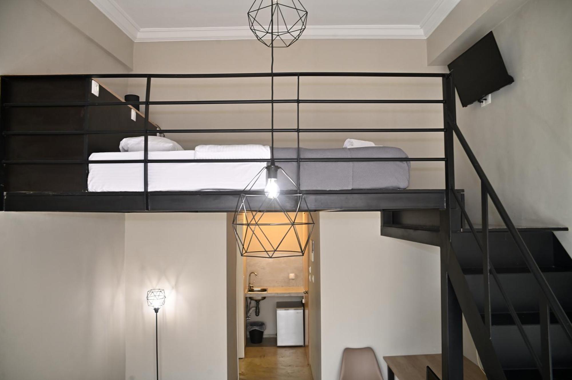 Kentrikon Hotel Chalkís Buitenkant foto