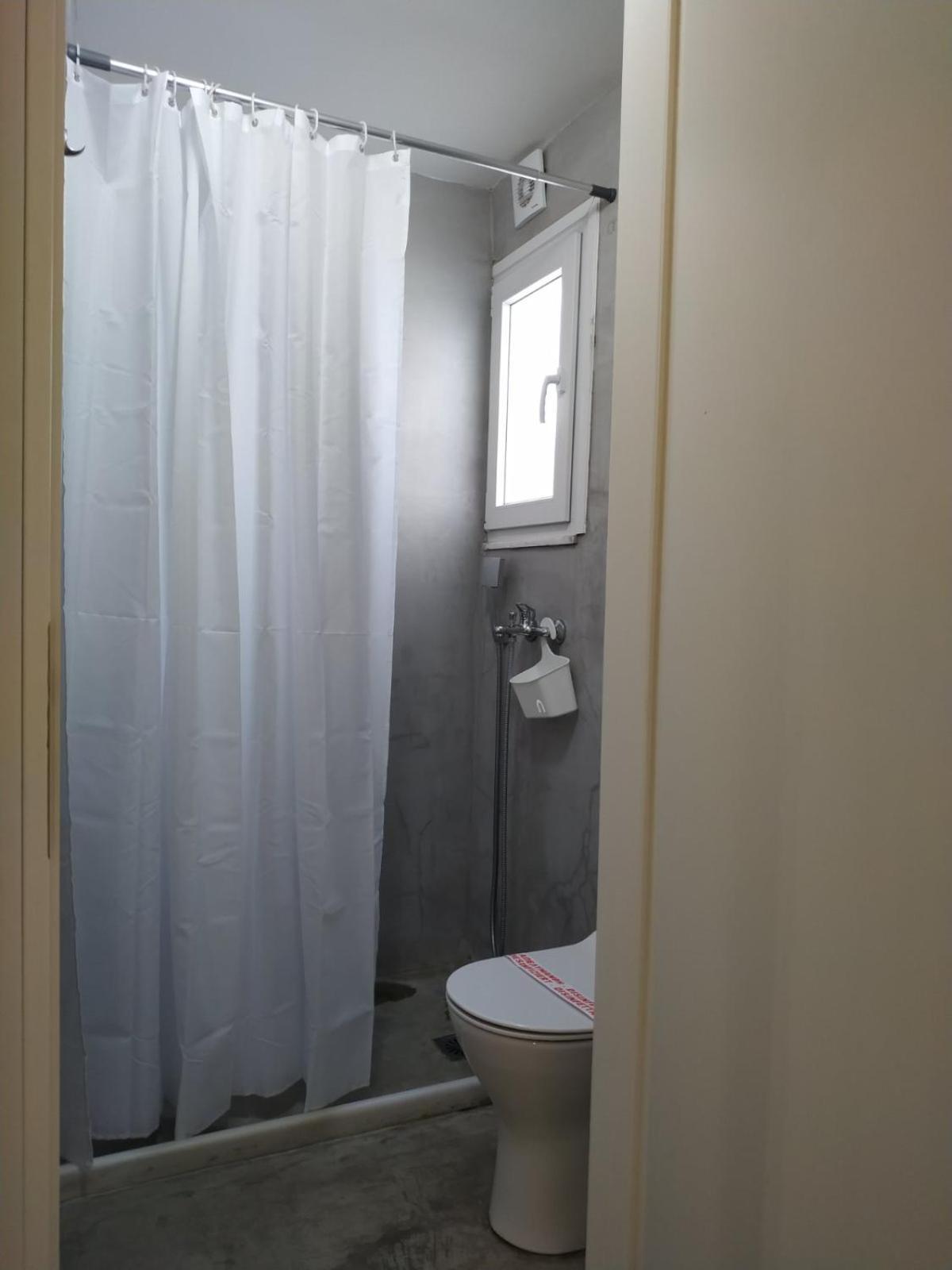 Kentrikon Hotel Chalkís Buitenkant foto