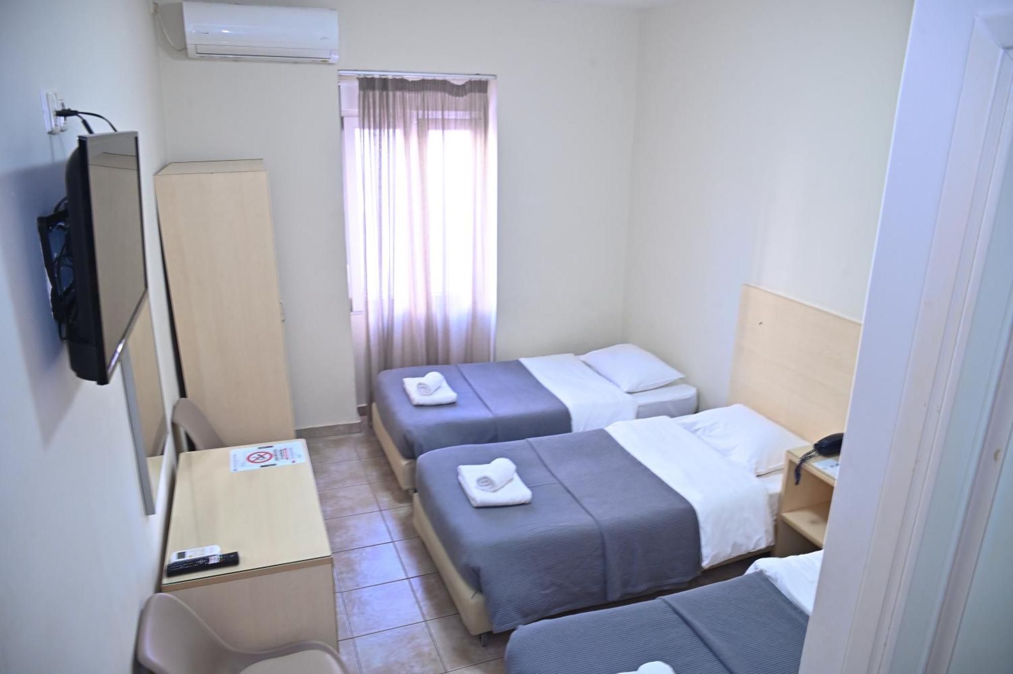 Kentrikon Hotel Chalkís Buitenkant foto
