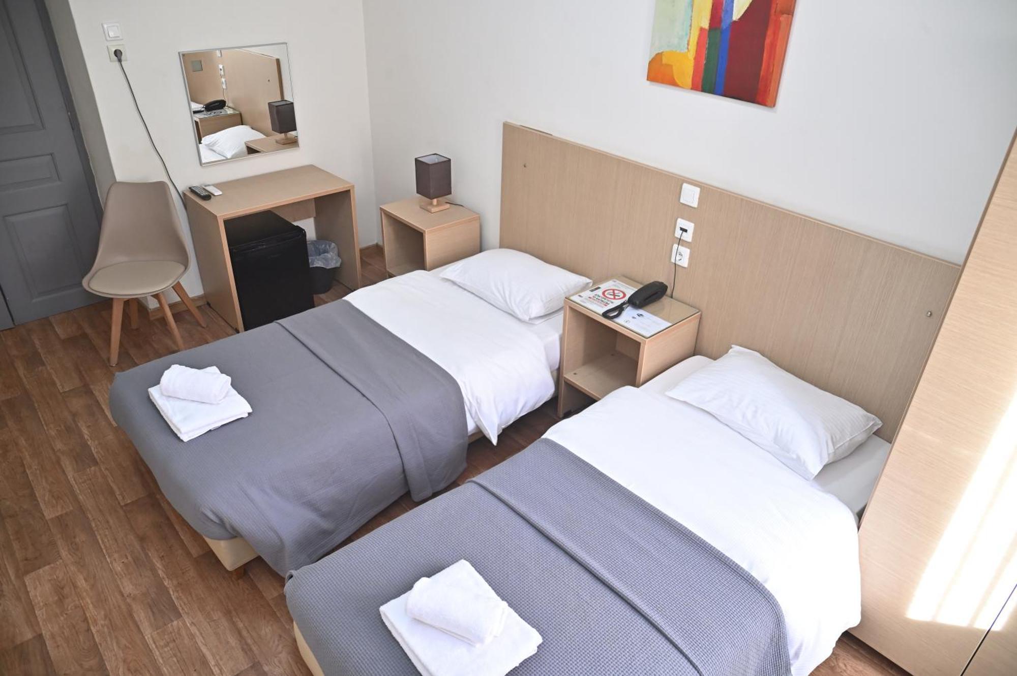 Kentrikon Hotel Chalkís Buitenkant foto