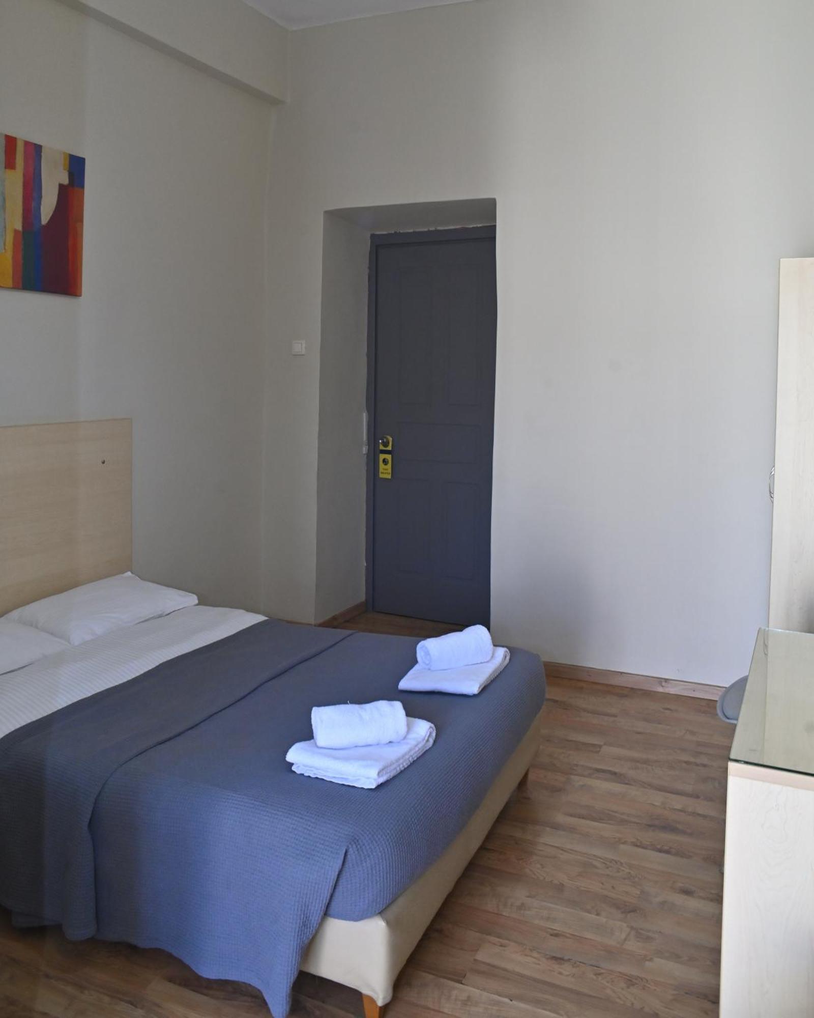 Kentrikon Hotel Chalkís Buitenkant foto