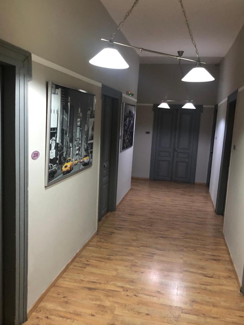 Kentrikon Hotel Chalkís Buitenkant foto